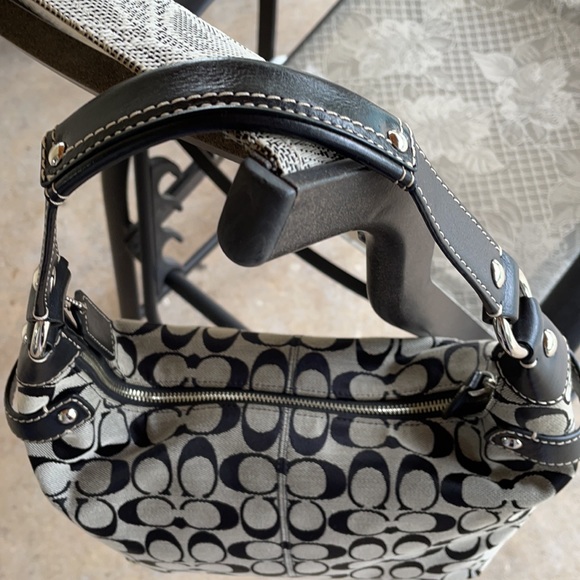 Coach Hobo - Picture 3 of 5